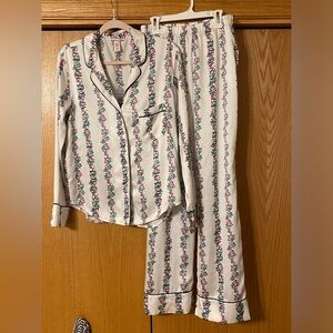 Victoria's Secret Silky Satin Pajama Set Size XS Long White Pink Roses Floral